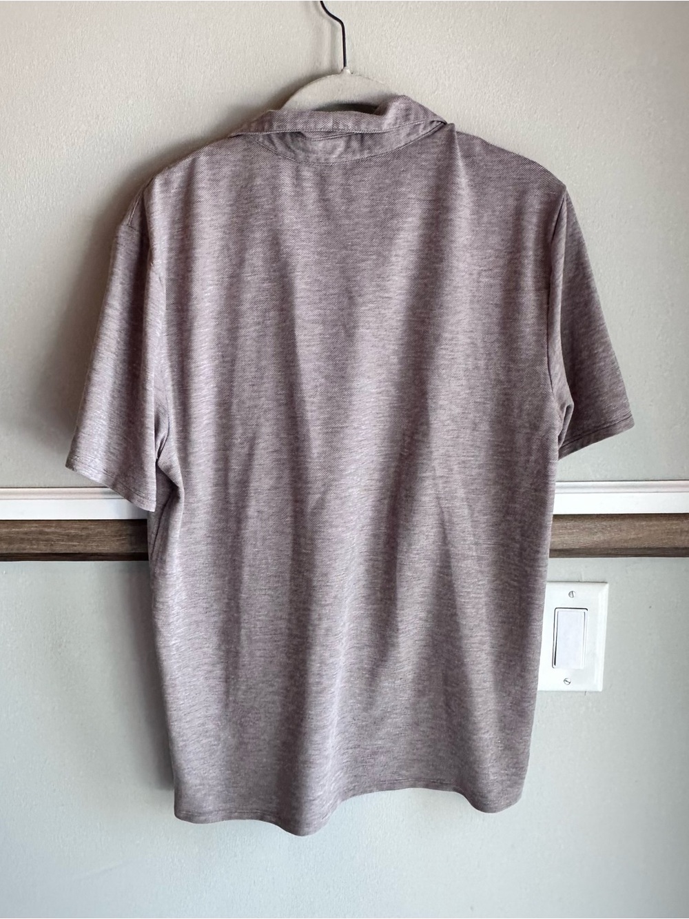 Vuori Knit Twill Athletic Fit Performance Golf Polo Heather Tan V1004 - Picture 2 of 5